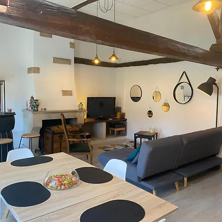 Le Nid Paisible Apartment *